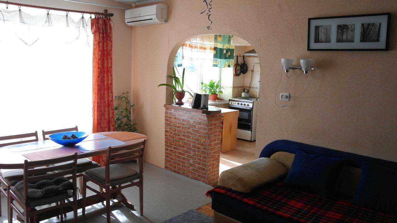 Apartment On Korjatovich 6A ベレホヴェ エクステリア 写真